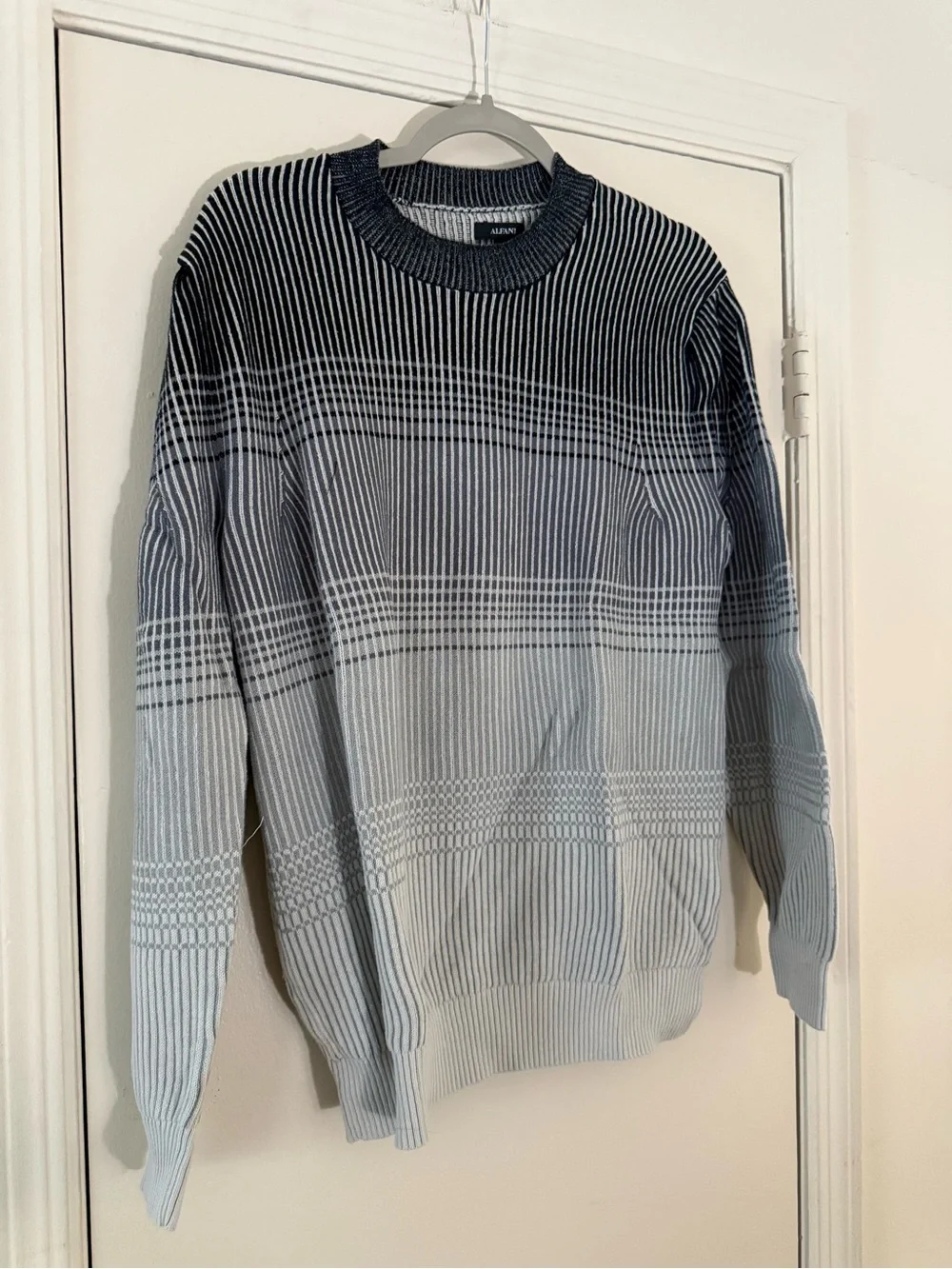 Alfani Men’s Gradient Black and White Crewneck Sweater Size Large